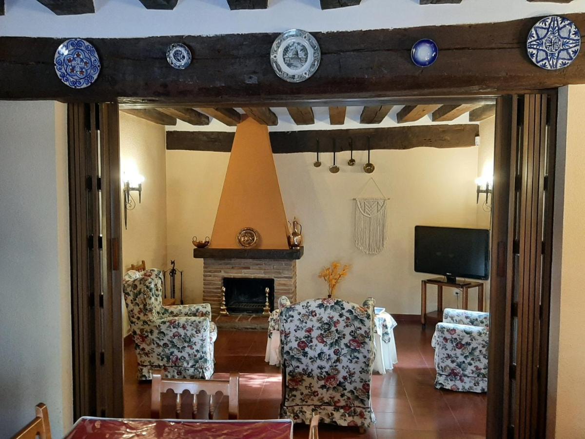 Hostal Rio Duero Molinos de Duero Buitenkant foto