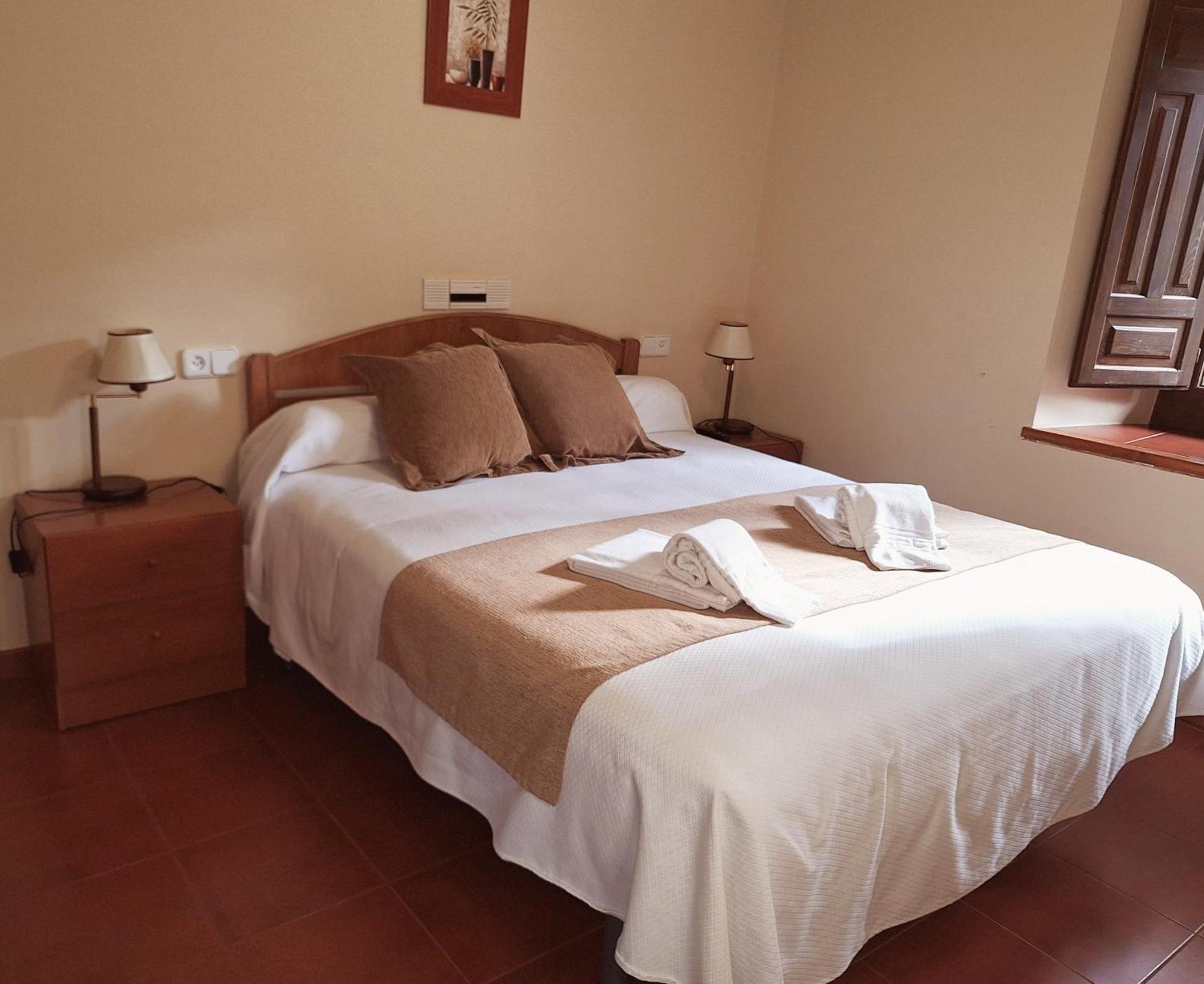 Hostal Rio Duero Molinos de Duero Buitenkant foto